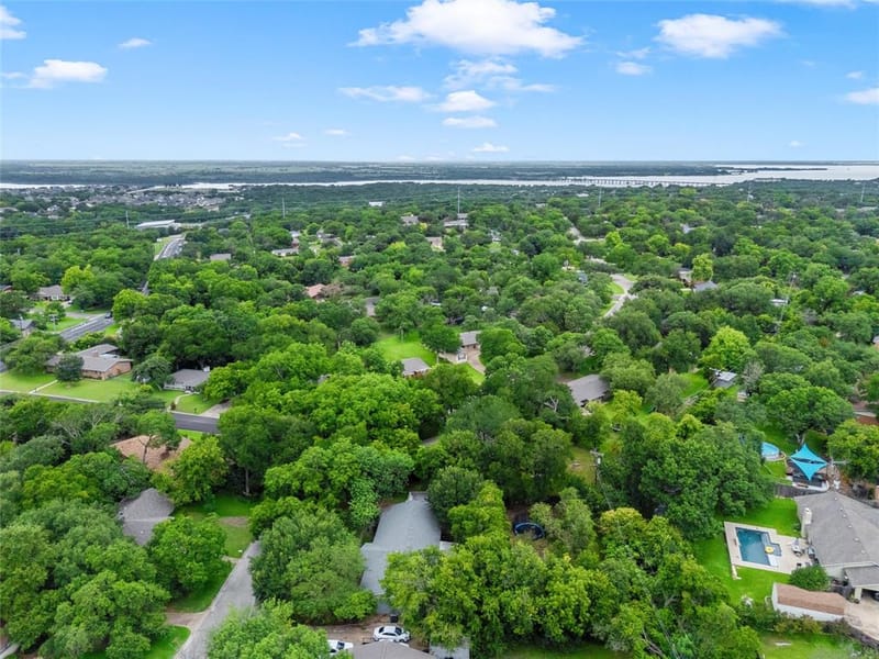 617 Cardinal Drive, Woodway TX 76712 - Photo 29