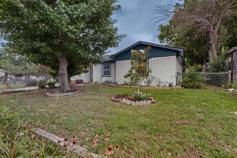 12207 Queen Drive, Balch Springs TX 75180 - Photo 3