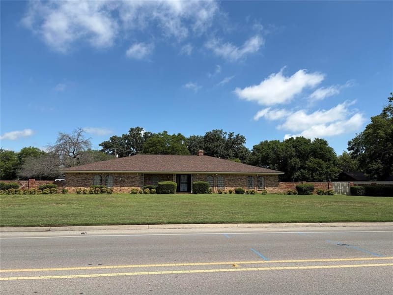 1210 W Westhill Drive, Cleburne TX 76033 - Photo 2