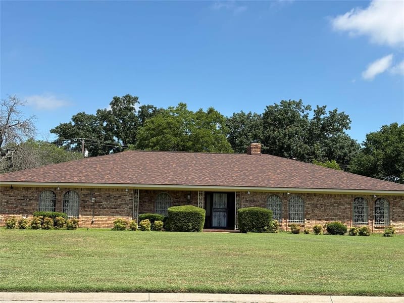 1210 W Westhill Drive, Cleburne TX 76033
