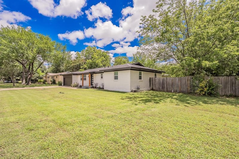 828 Glenda Drive, Bedford TX 76022 - Photo 2