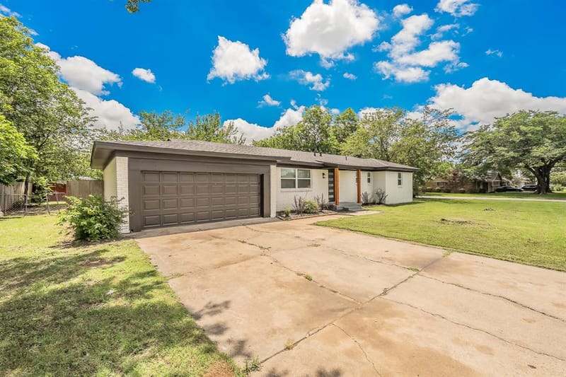 828 Glenda Drive, Bedford TX 76022 - Photo 3
