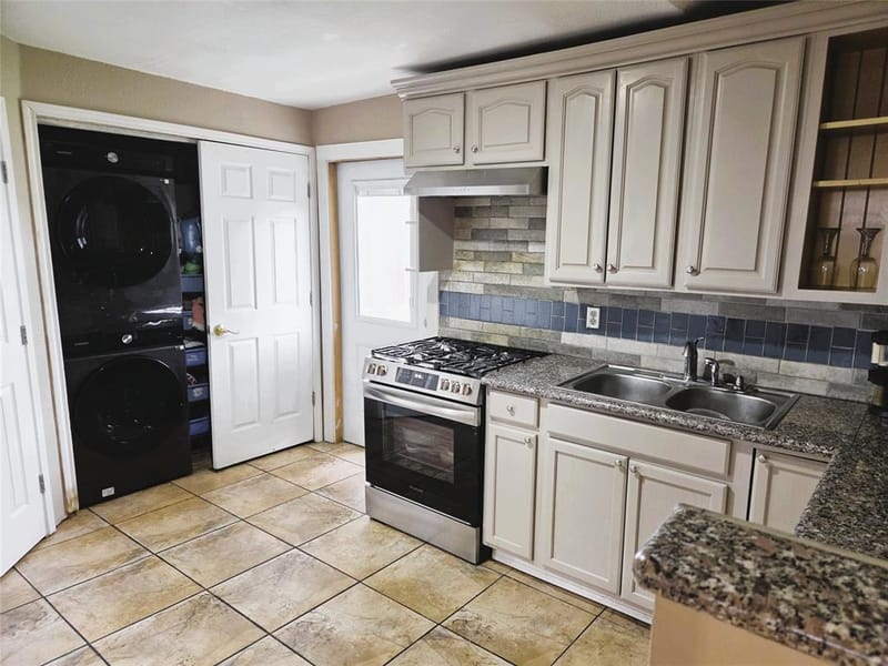 13973 Bee Street, Farmers Branch TX 75234 - Photo 3