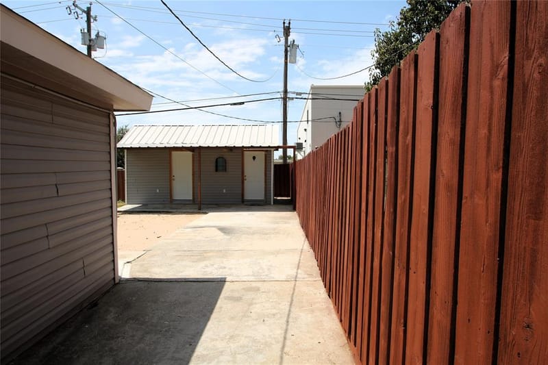 13973 Bee Street, Farmers Branch TX 75234 - Photo 31