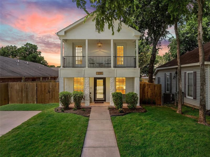 1231 Bagby Avenue, Waco TX 76706 - Photo 2