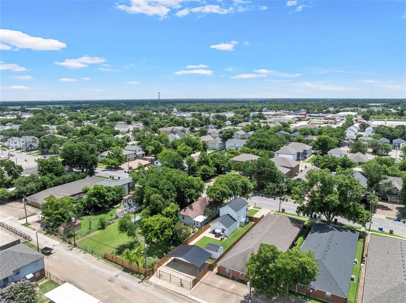 1231 Bagby Avenue, Waco TX 76706 - Photo 34