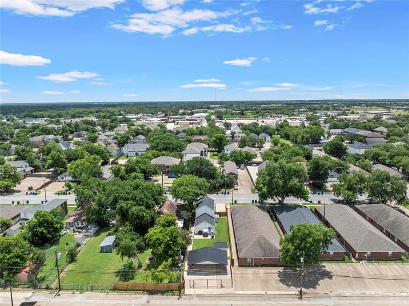1231 Bagby Avenue, Waco TX 76706 - Photo 35