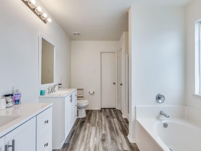 6701 Kinross Drive, Arlington TX 76002 - Photo 7