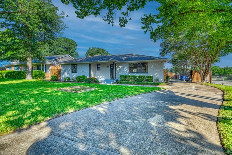 2305 Fenestra Drive, Dallas TX 75228 - Photo 2