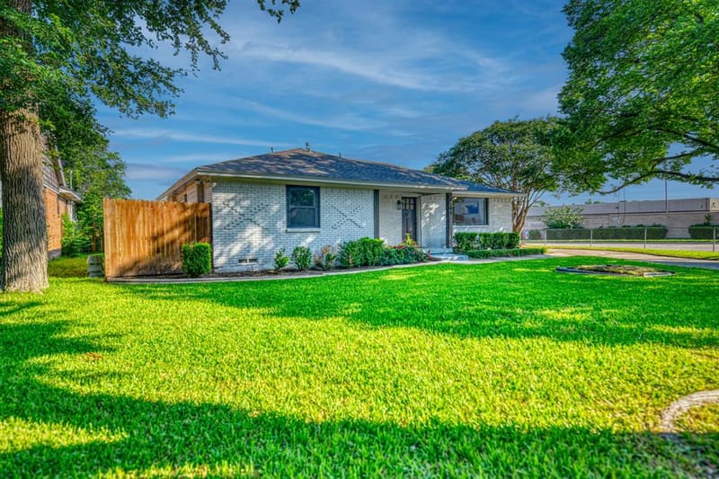 2305 Fenestra Drive, Dallas TX 75228 - Photo 3