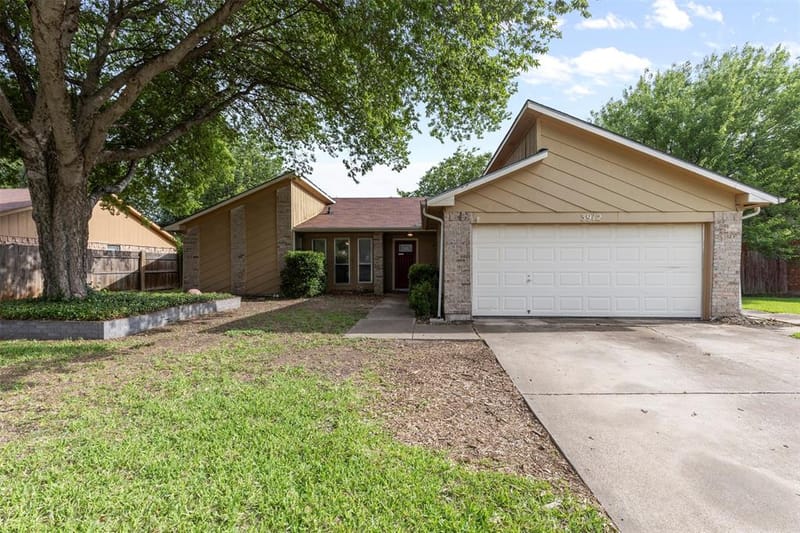 3912 Longstraw Drive, Fort Worth TX 76137