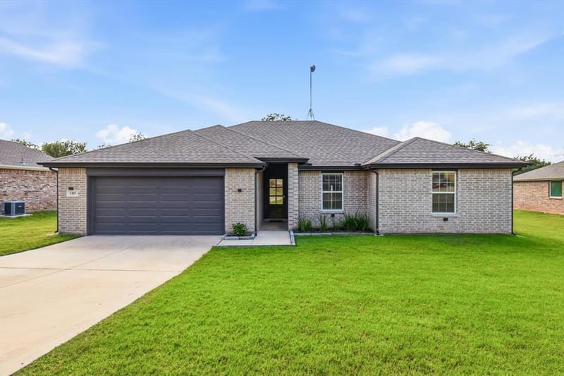 105 Jim Walters Drive, Runaway Bay TX 76426 - Photo 3