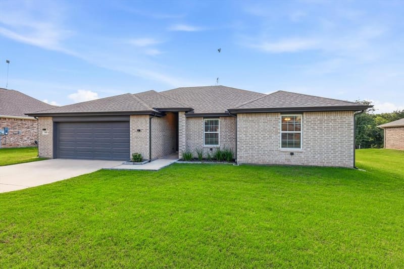 105 Jim Walters Drive, Runaway Bay TX 76426 - Photo 5