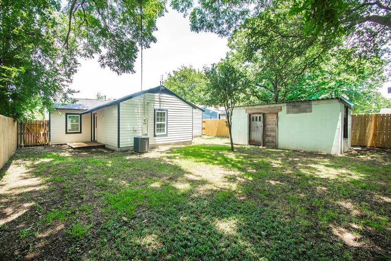 2502 Helmet Street, Irving TX 75060 - Photo 19