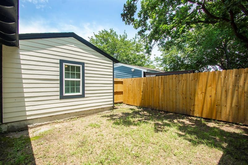2502 Helmet Street, Irving TX 75060 - Photo 21