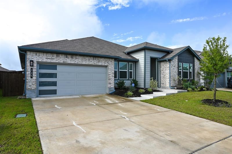725 Golden Gate Park Road, Alvarado TX 76009 - Photo 3