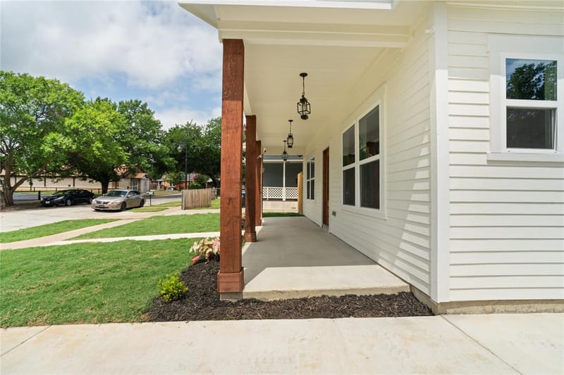 1015 Stella Street, Fort Worth TX 76104 - Photo 5