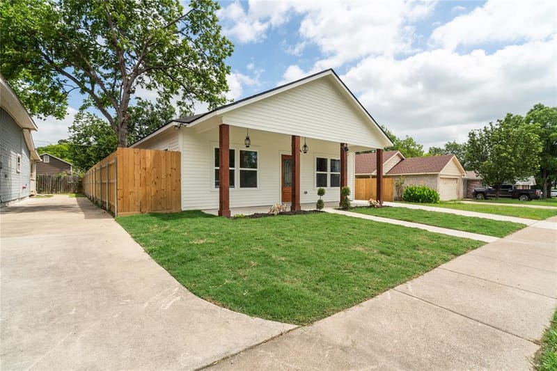 1015 Stella Street, Fort Worth TX 76104 - Photo 4