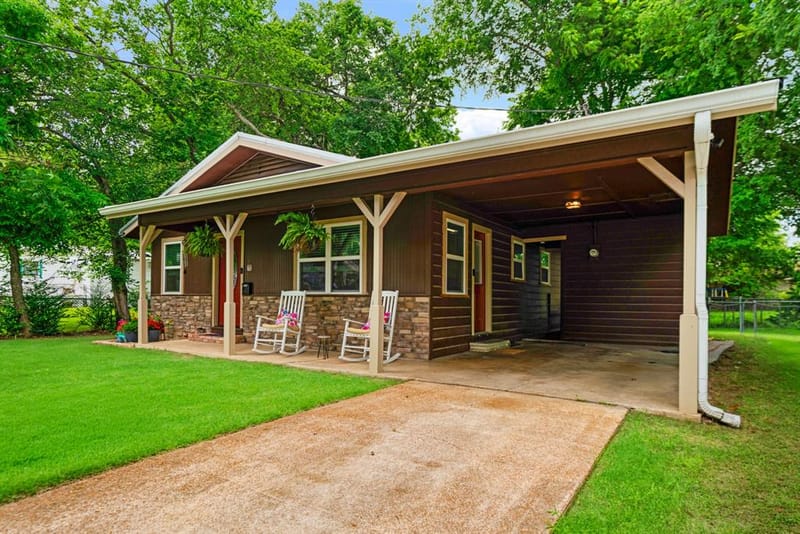 2435 Hubbard Street, Paris TX 75460 - Photo 2