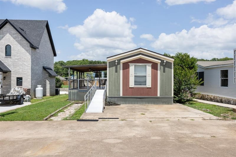 6619 Dayla Court, Granbury TX 76049 - Photo 3