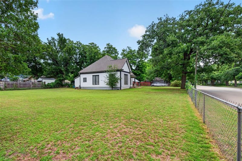 107 S Washington Street, Cleburne TX 76031 - Photo 22