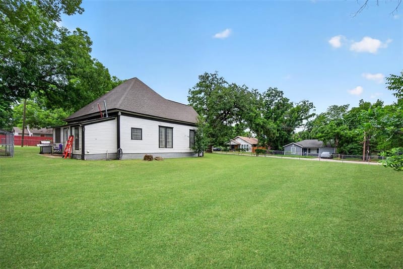 107 S Washington Street, Cleburne TX 76031 - Photo 21