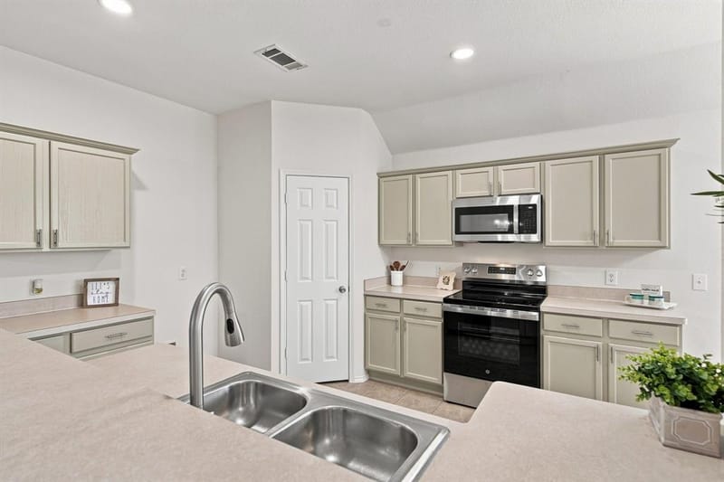 3904 San Lorenzo Drive, Denton TX 76210 - Photo 5