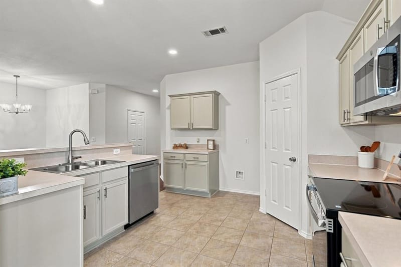 3904 San Lorenzo Drive, Denton TX 76210 - Photo 10