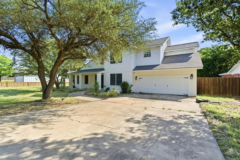 1925 N Dale Avenue, Stephenville TX 76401 - Photo 2
