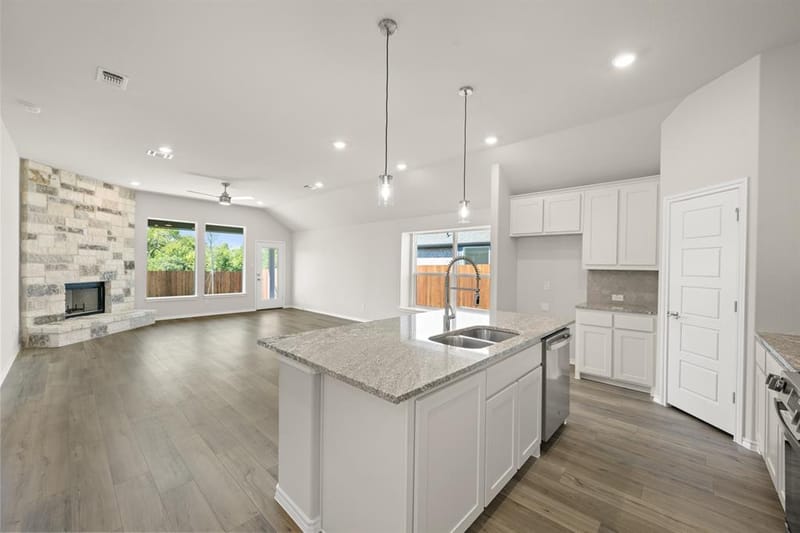 1004 Birchwood Drive, Crowley TX 76036 - Photo 8