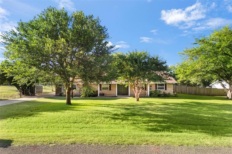103 Cedar Drive, Oak Leaf TX 75154 - Photo 6