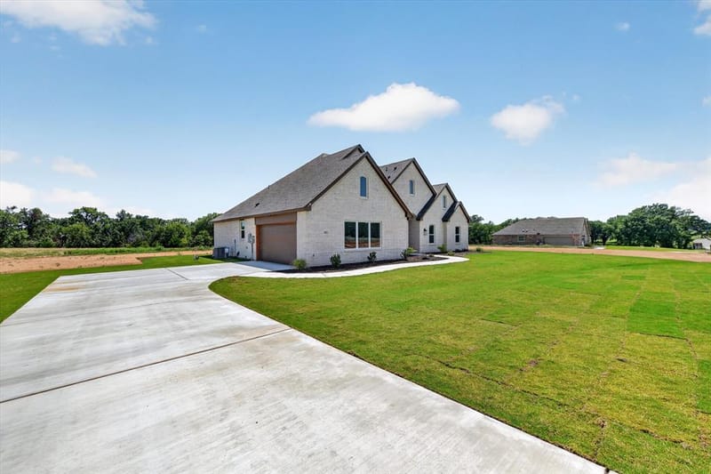 1026 Colt Road, Springtown TX 76082 - Photo 2