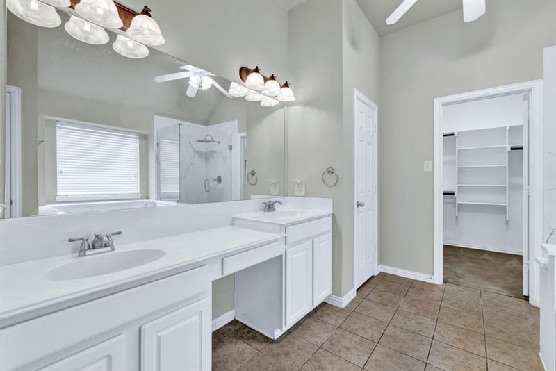 729 Red Elm Lane, Fort Worth TX 76131 - Photo 23
