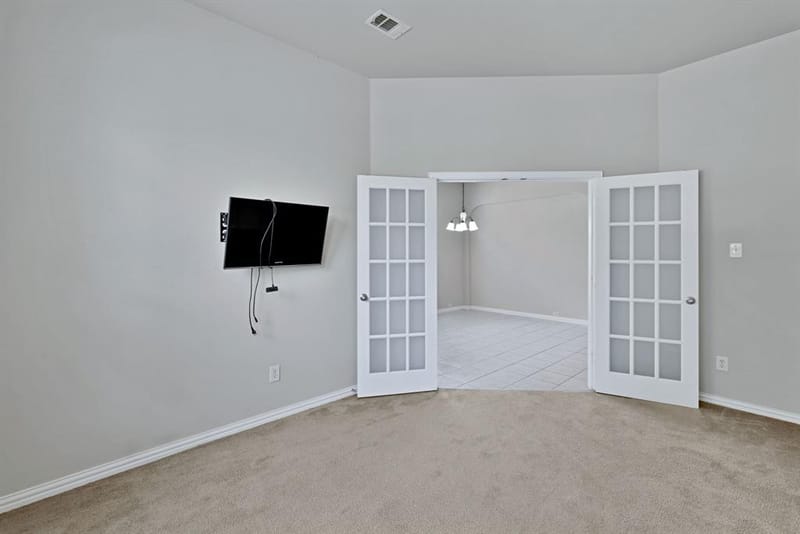 729 Red Elm Lane, Fort Worth TX 76131 - Photo 6