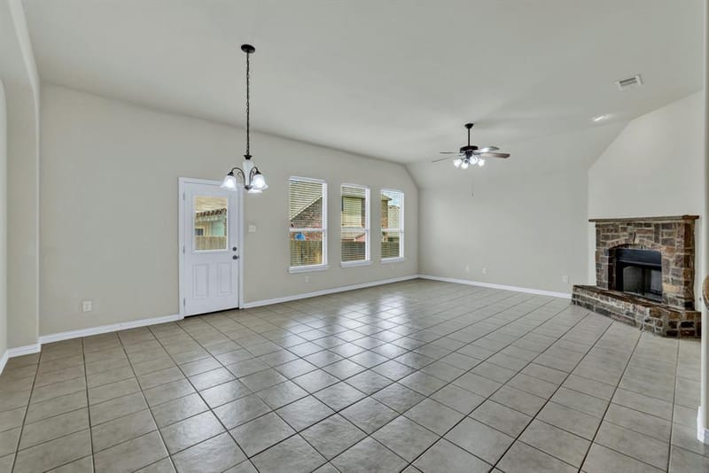729 Red Elm Lane, Fort Worth TX 76131 - Photo 10