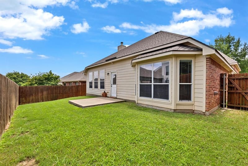 729 Red Elm Lane, Fort Worth TX 76131 - Photo 33