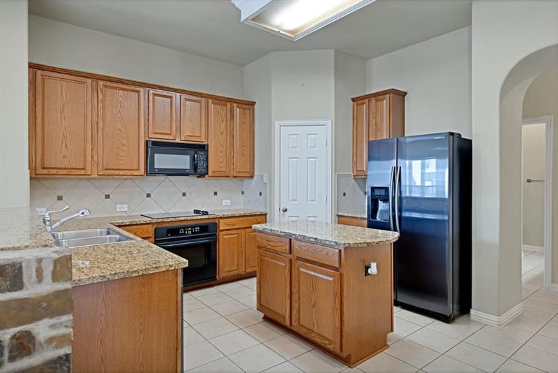 729 Red Elm Lane, Fort Worth TX 76131 - Photo 18