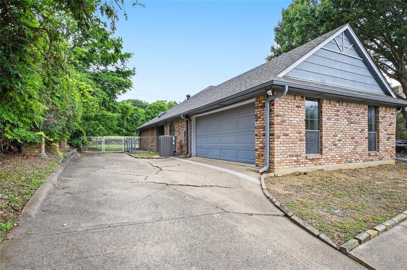 1905 Wedgewood Drive, Grand Prairie TX 75050 - Photo 24