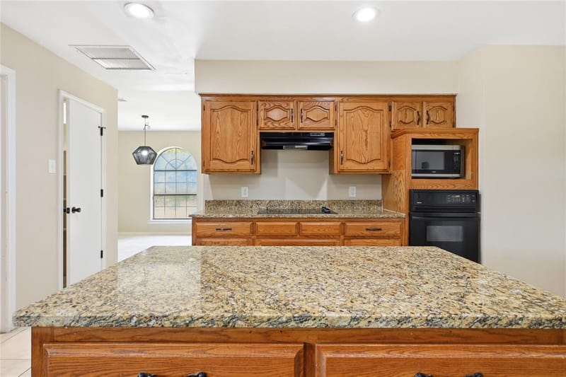 1905 Wedgewood Drive, Grand Prairie TX 75050 - Photo 11