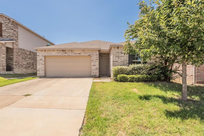 2428 Lohani Lane, Fort Worth TX 76131