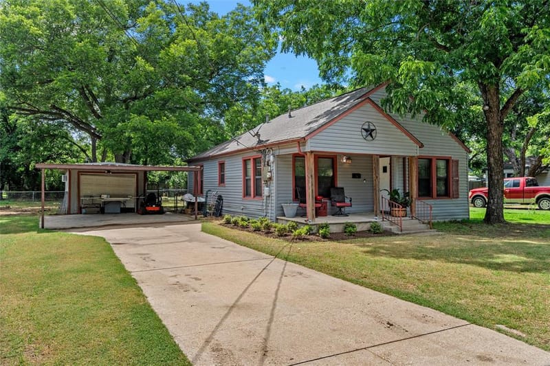 704 S Marable Street, West TX 76691 - Photo 2
