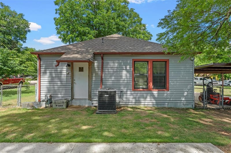 704 S Marable Street, West TX 76691 - Photo 20