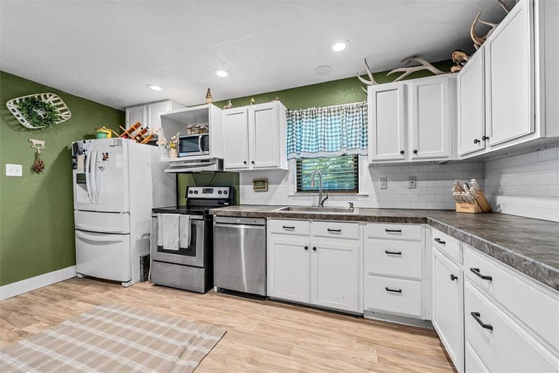 704 S Marable Street, West TX 76691 - Photo 9