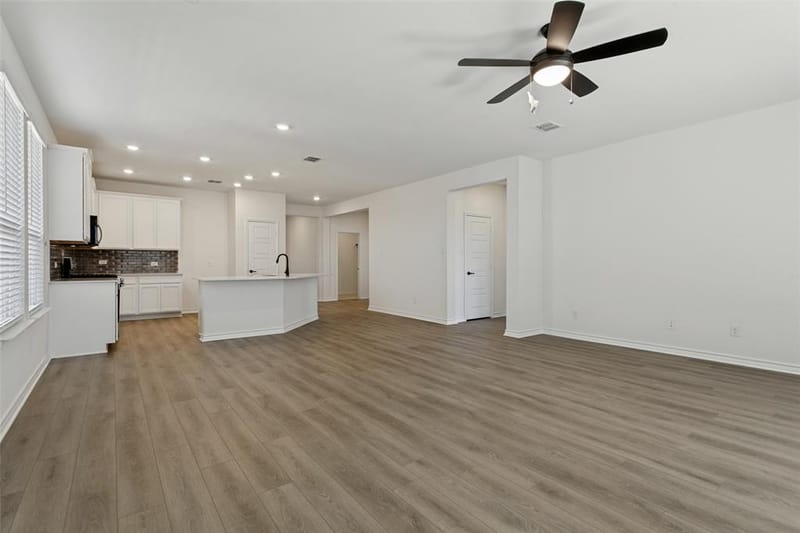 2708 Goldfinch Drive, Denton TX 76205 - Photo 4