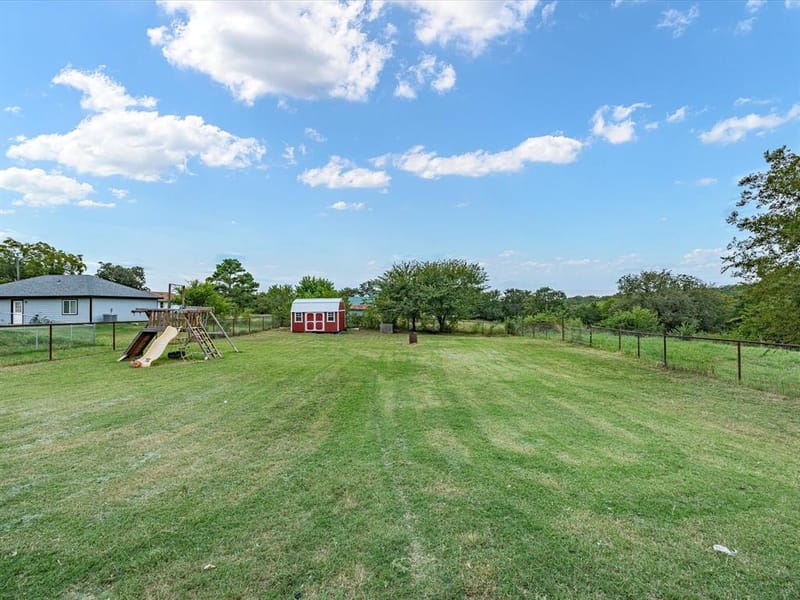 106 Edith Street, Bowie TX 76230 - Photo 19