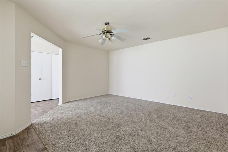 10716 Wild Oak Drive, Fort Worth TX 76140 - Photo 6