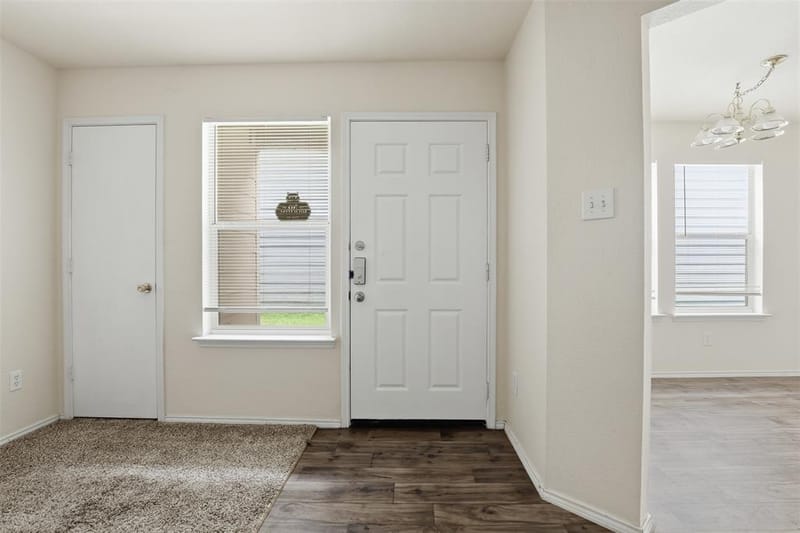 10716 Wild Oak Drive, Fort Worth TX 76140 - Photo 5