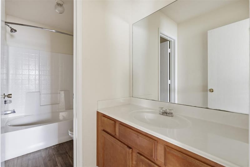 10716 Wild Oak Drive, Fort Worth TX 76140 - Photo 15