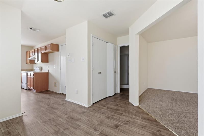 10716 Wild Oak Drive, Fort Worth TX 76140 - Photo 8