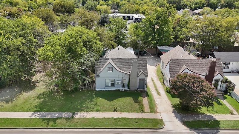 3515 Lee Street, Greenville TX 75401 - Photo 2